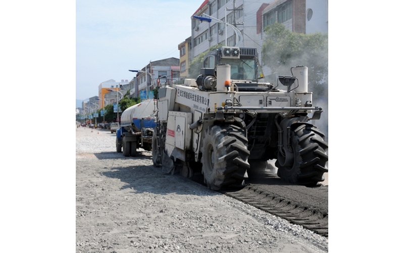 冷再生機在張家口國道項目